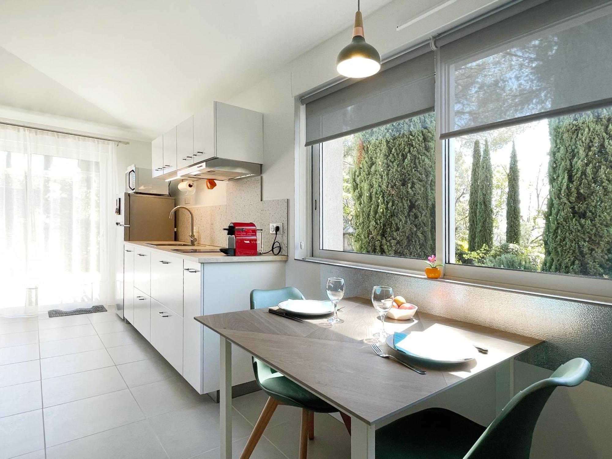 Holiday home Au Calme Dans La Campagne Aixoise, Entoure De Cypres Aix-en-Provence