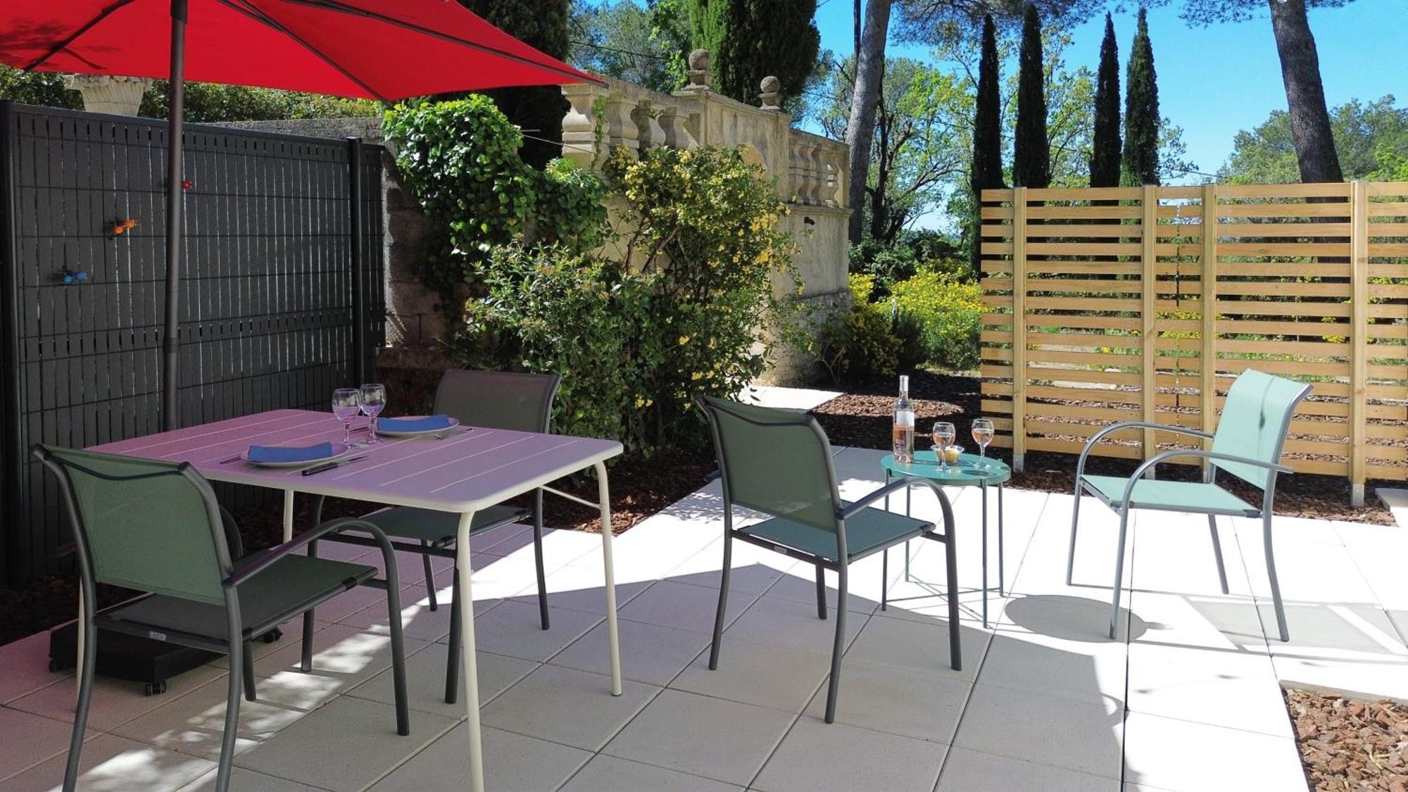 Holiday home Au Calme Dans La Campagne Aixoise, Entoure De Cypres